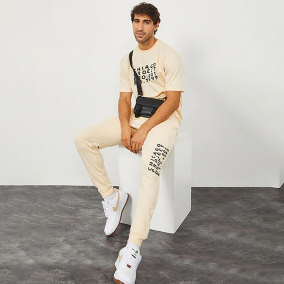 https://www.dailysales.in/products/men-cream-colored-solid-slim-fit-cotton-joggers