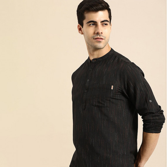 https://www.dailysales.in/products/men-black-woven-design-kurta