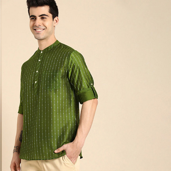 https://www.dailysales.in/products/men-olive-green-gold-toned-ethnic-motifs-woven-design-kurta