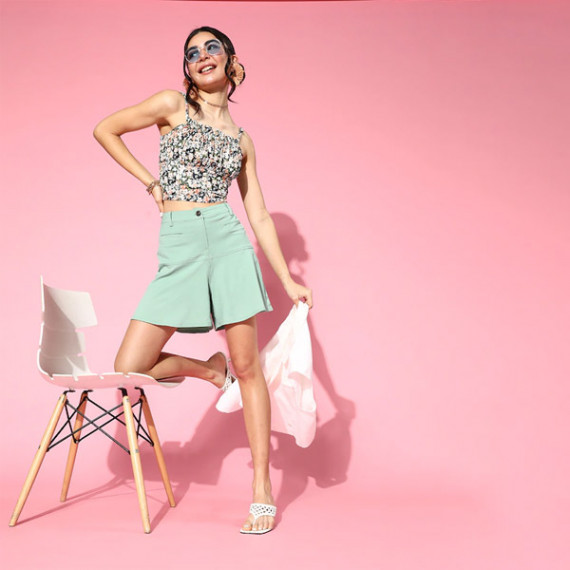 https://www.dailysales.in/products/women-green-shorts
