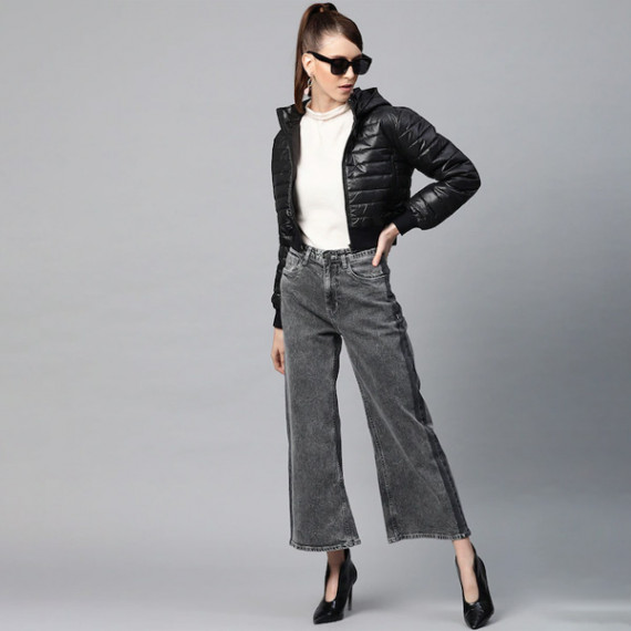 https://www.dailysales.in/products/women-black-solid-cropped-puffer-jacket