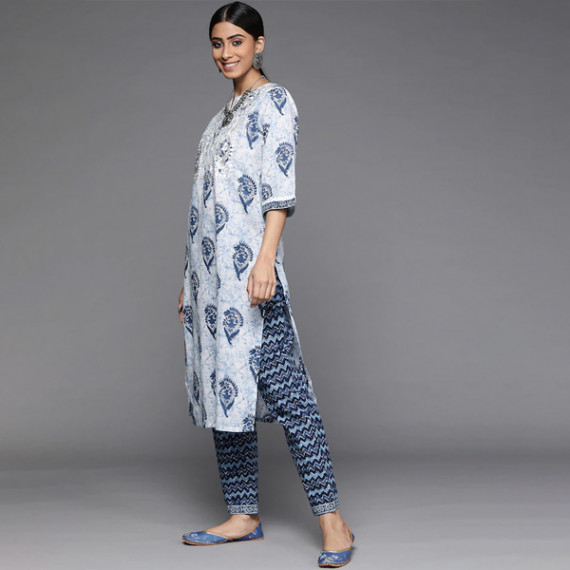 https://www.dailysales.in/products/women-white-paisley-motifs-printed-pure-cotton-kurta-with-trousers-with-dupatta