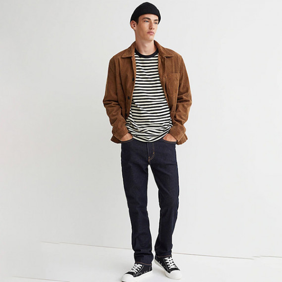 https://www.dailysales.in/products/men-navy-blue-solid-regular-jeans