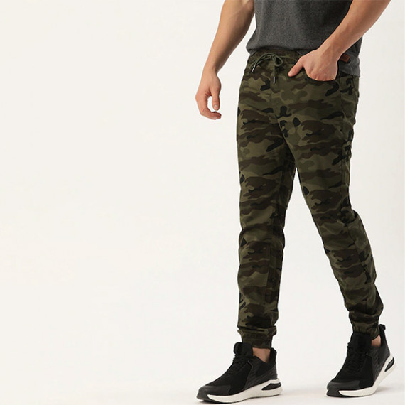 https://www.dailysales.in/products/men-olive-green-camouflage-printed-slim-fit-joggers-trousers