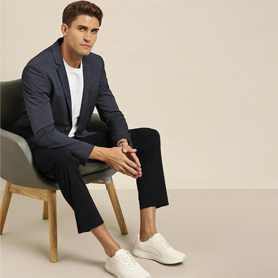 https://www.dailysales.in/products/men-navy-blue-slim-fit-self-design-smart-casual-blazer