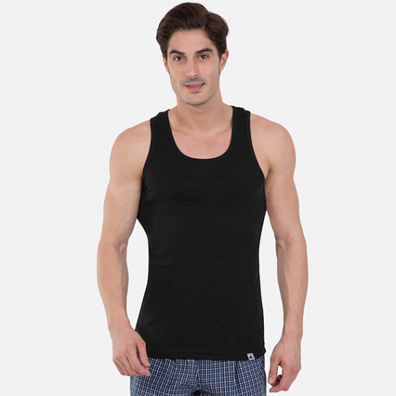 https://www.dailysales.in/products/men-black-solid-racer-back-innerwear-vest-9922-0105