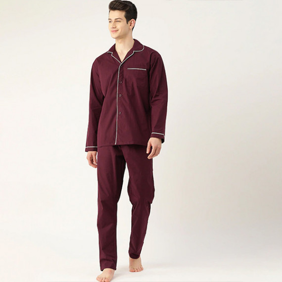 https://www.dailysales.in/products/men-burgundy-pure-cotton-solid-nightsuit