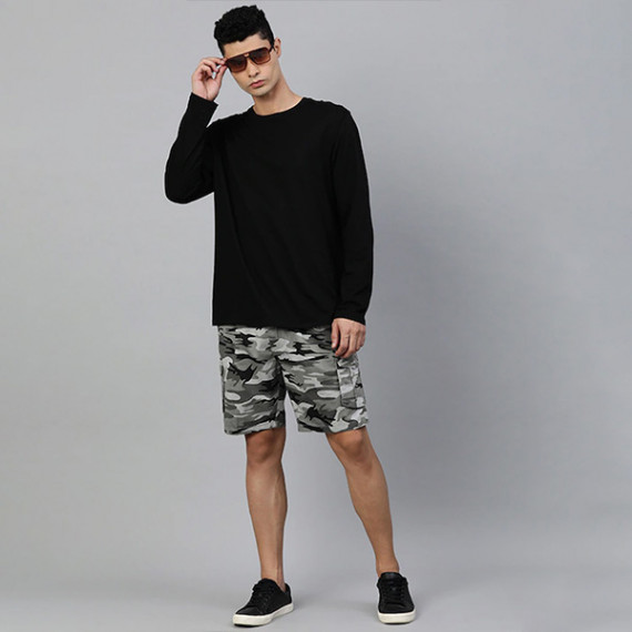 https://www.dailysales.in/products/men-charcoal-grey-camouflage-printed-pure-cotton-cargo-shorts