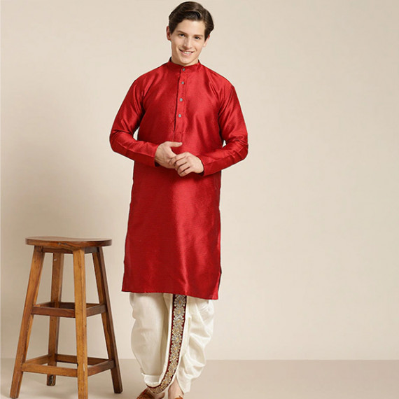 https://www.dailysales.in/products/mens-cream-coloured-pure-cotton-double-layer-dhoti-gold-zari-border