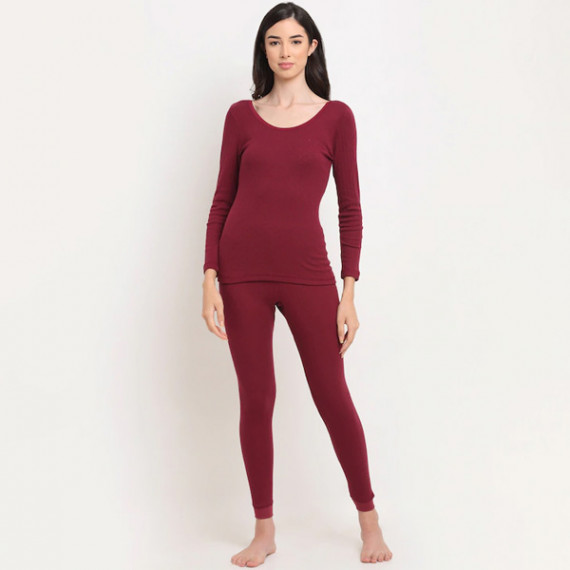 https://www.dailysales.in/products/women-maroon-striped-thermal-top
